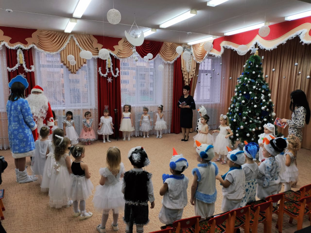 «Волшебный» Новый год в Алых парусах - отдел образования