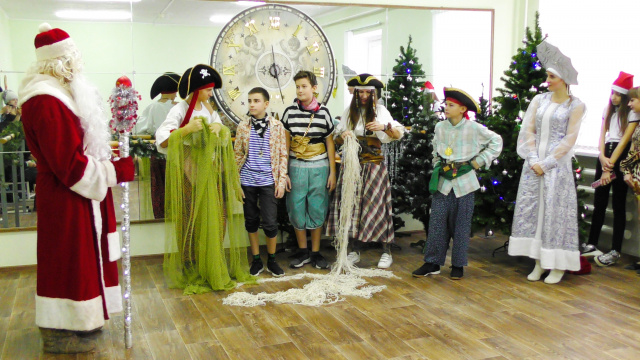 «Новогодняя сказка» в Центре внешкольной работы - отдел образования
